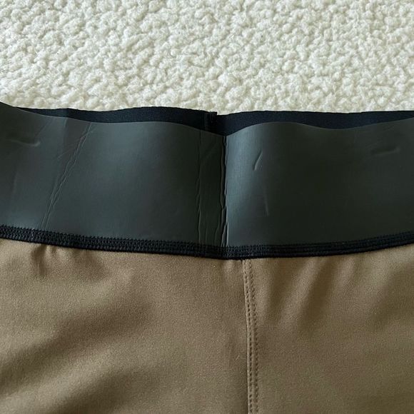 NWT Olympia Activewear Kore Neo Cropped Leggings, Army Green. Size P (0-2) - Picture 7 of 11